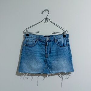 3/$20⚡️ Aeropostale Aero Medium Wash Raw Hem Button Fly Mini Jean Denim Skirt